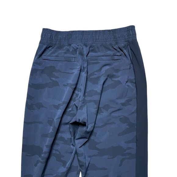 ATHLETA Brooklyn Textured Jogger Blue Camo Size 0 - Picture 6 of 8
